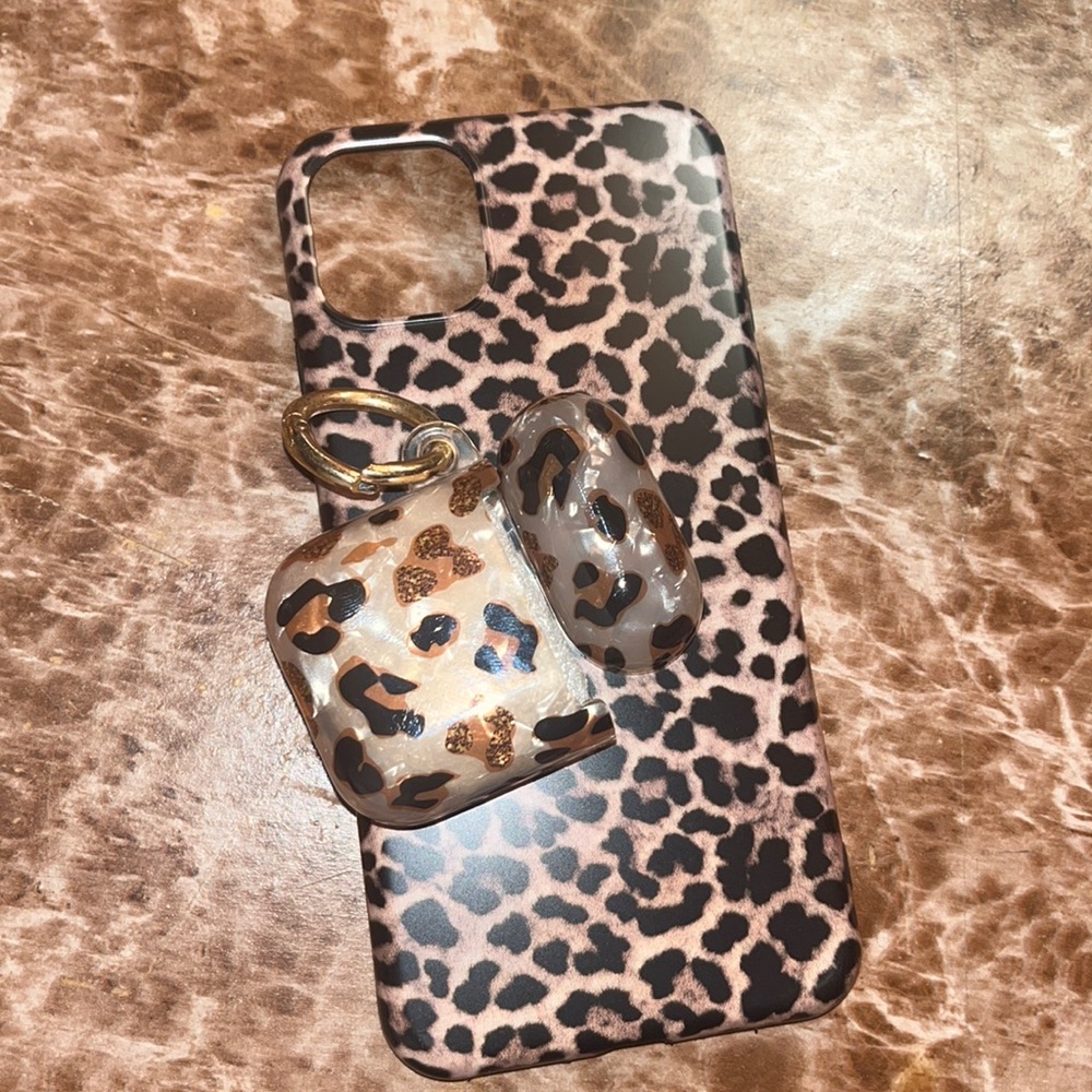 iPhone 11 Pro Max leopard case and matching AirPods case